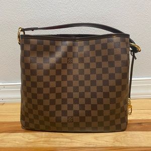 Louis Vuitton Excellent condition—in like new condition
